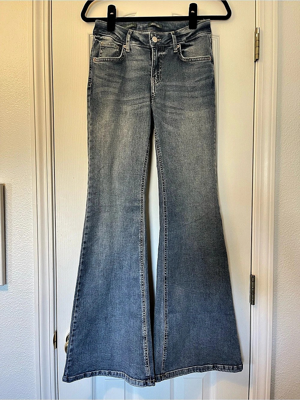 Wild Fable Mid-Rise Flare Jeans in Size 4